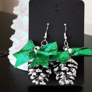 Mini snow pinecone earrings